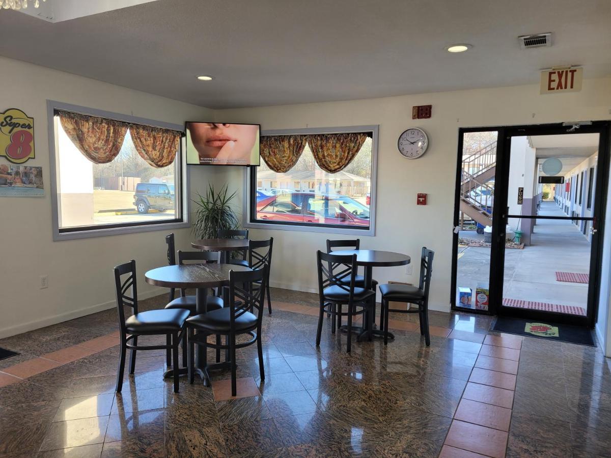 Super 8 By Wyndham Arkadelphia Caddo Valley Area Bagian luar foto