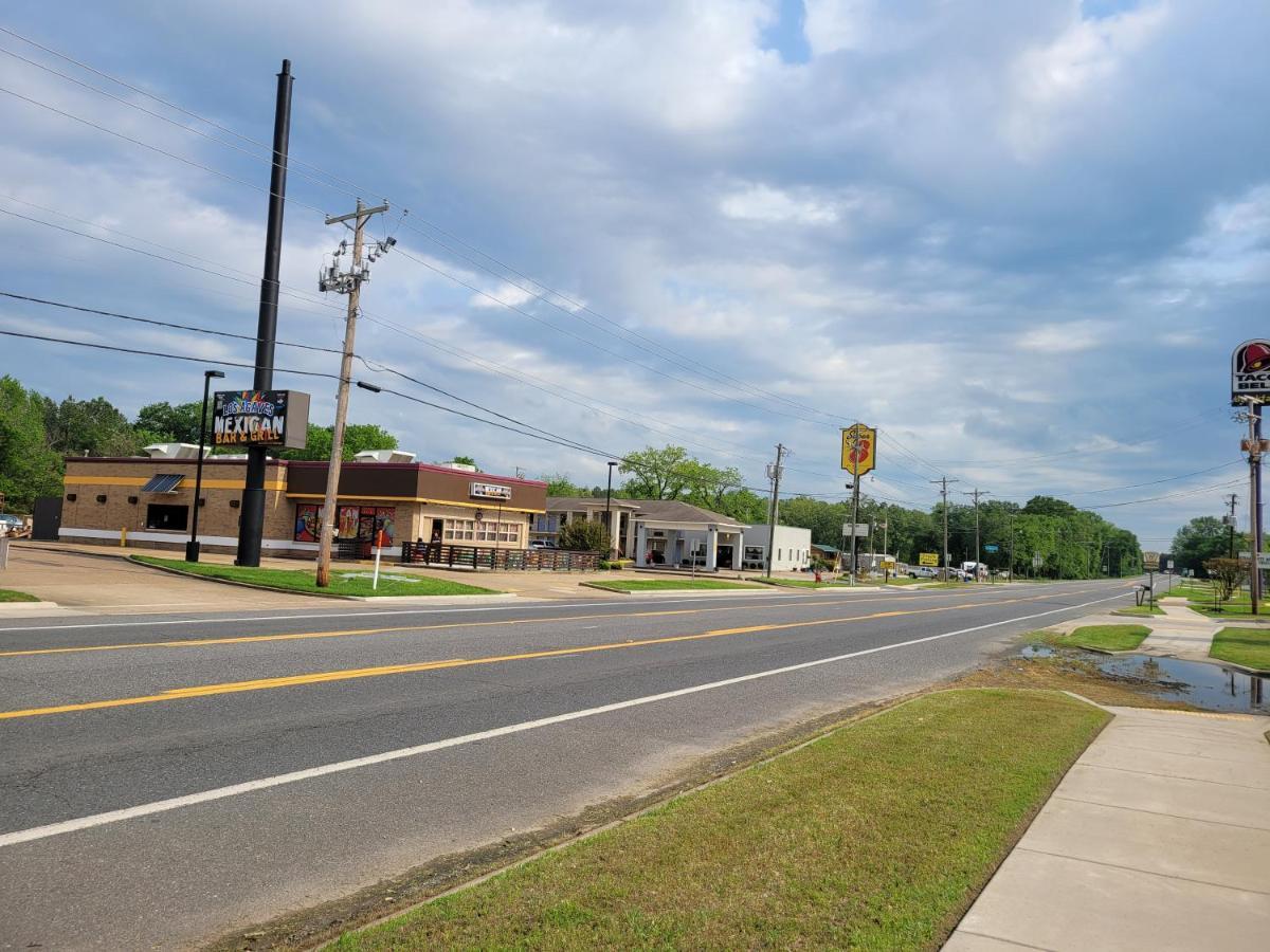 Super 8 By Wyndham Arkadelphia Caddo Valley Area Bagian luar foto