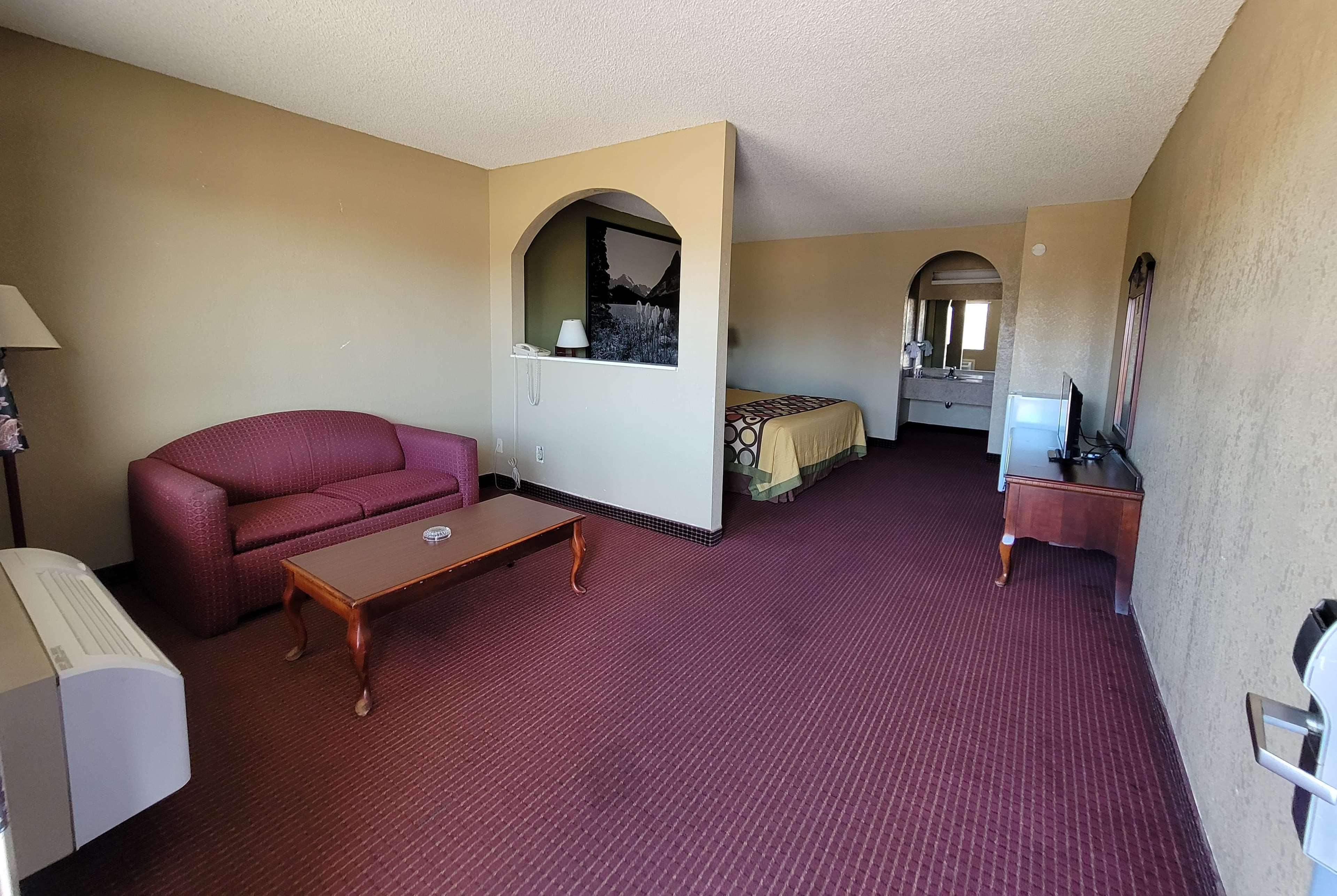 Super 8 By Wyndham Arkadelphia Caddo Valley Area Bagian luar foto