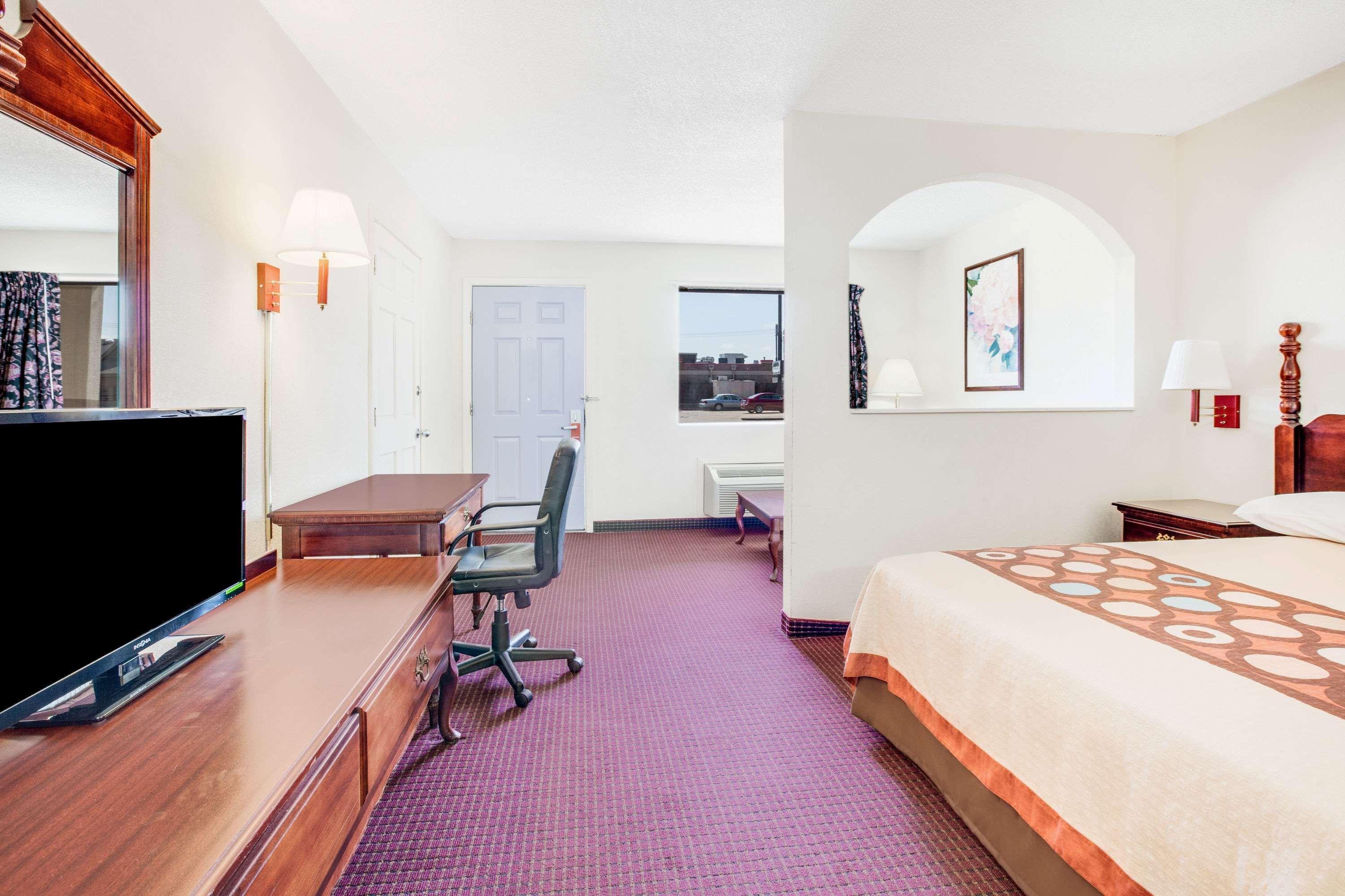 Super 8 By Wyndham Arkadelphia Caddo Valley Area Bagian luar foto