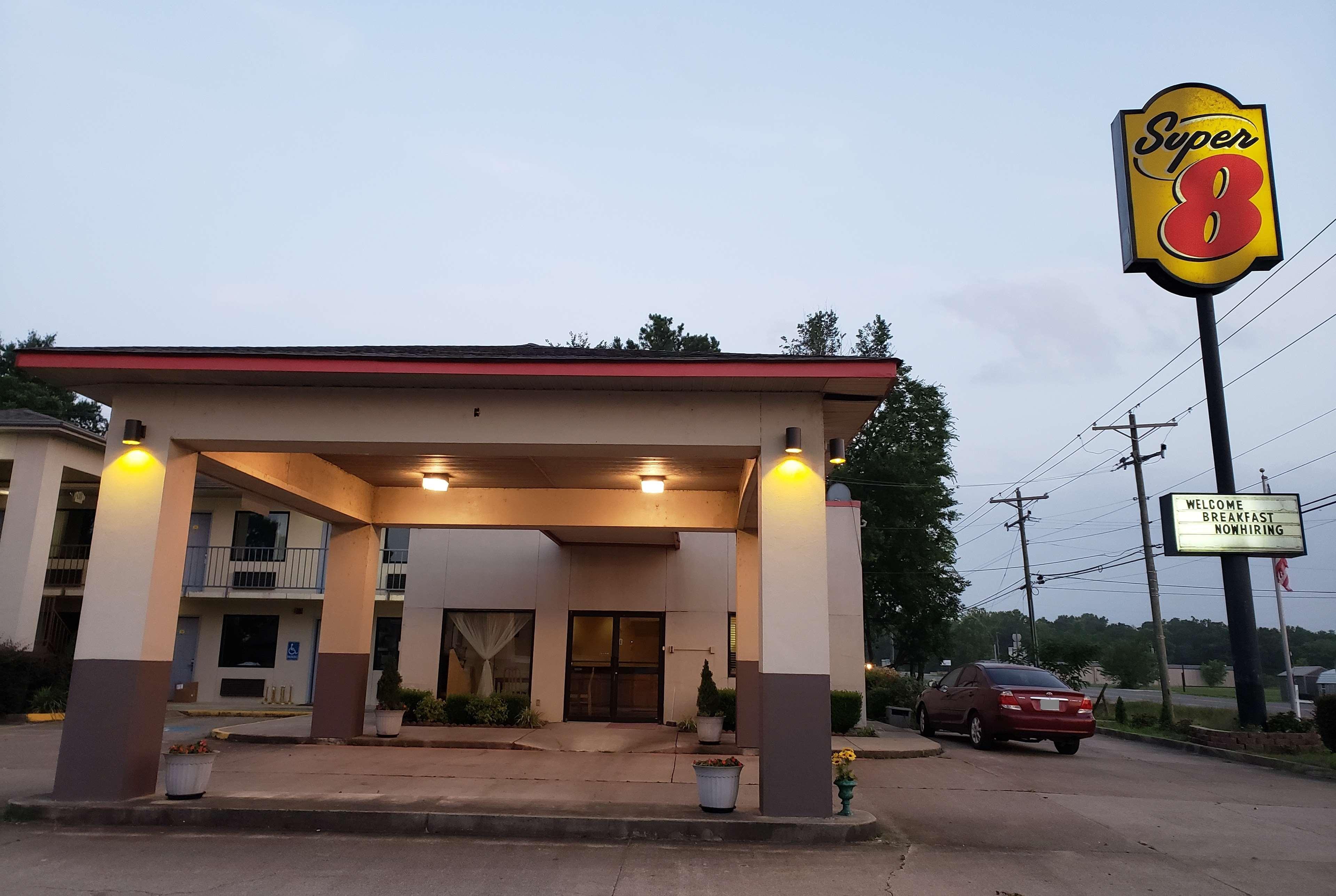 Super 8 By Wyndham Arkadelphia Caddo Valley Area Bagian luar foto