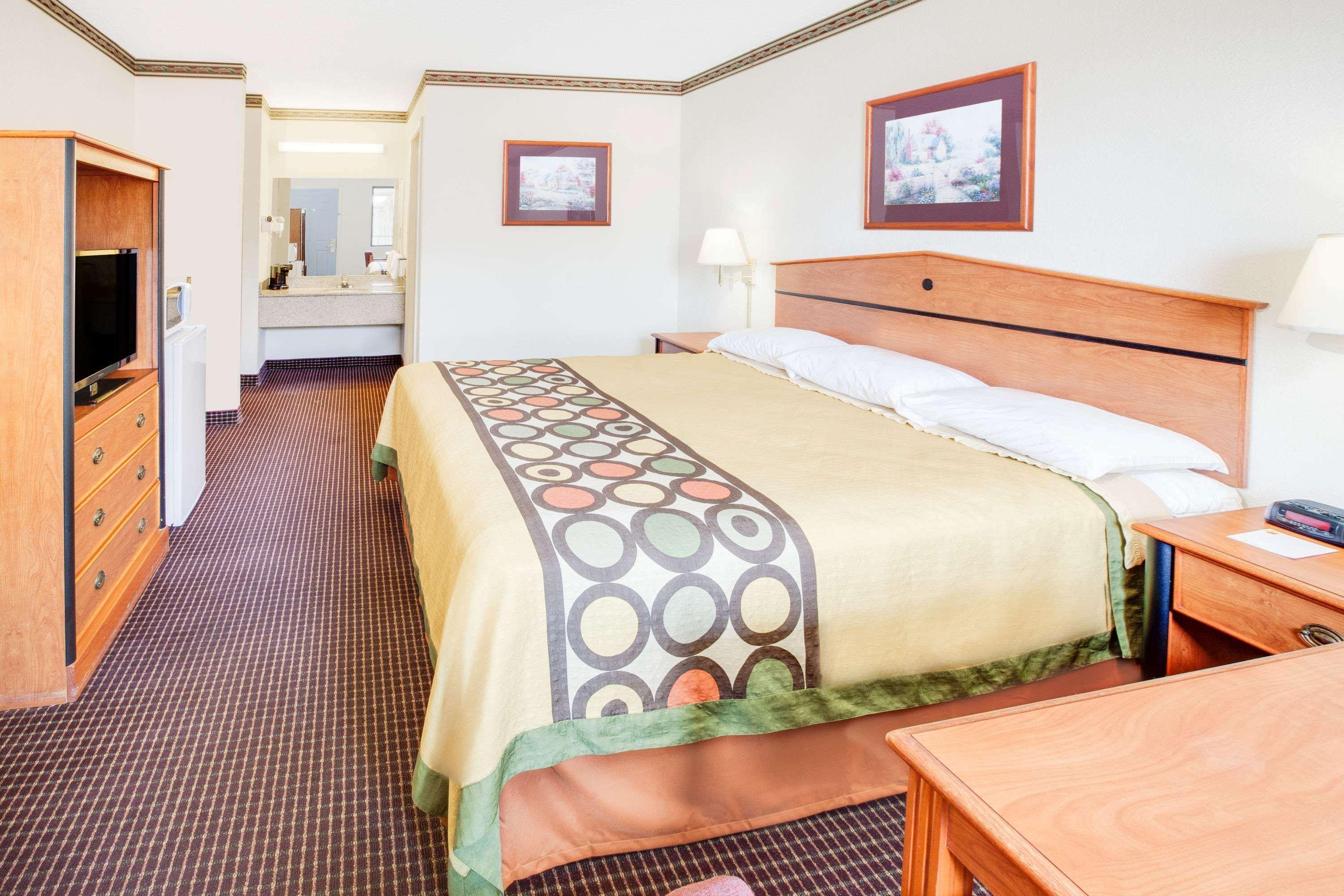 Super 8 By Wyndham Arkadelphia Caddo Valley Area Bagian luar foto