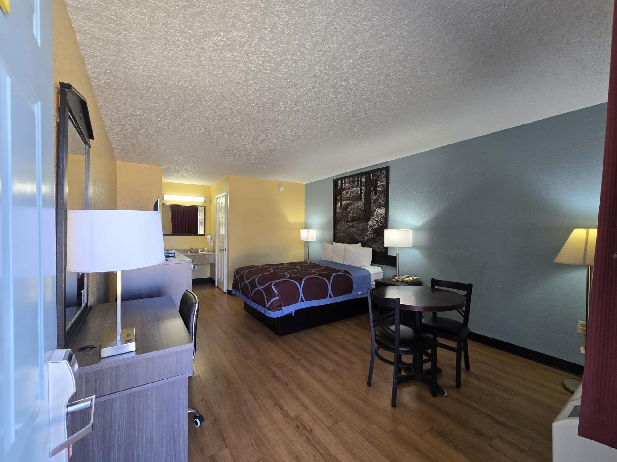 Super 8 By Wyndham Arkadelphia Caddo Valley Area Bagian luar foto