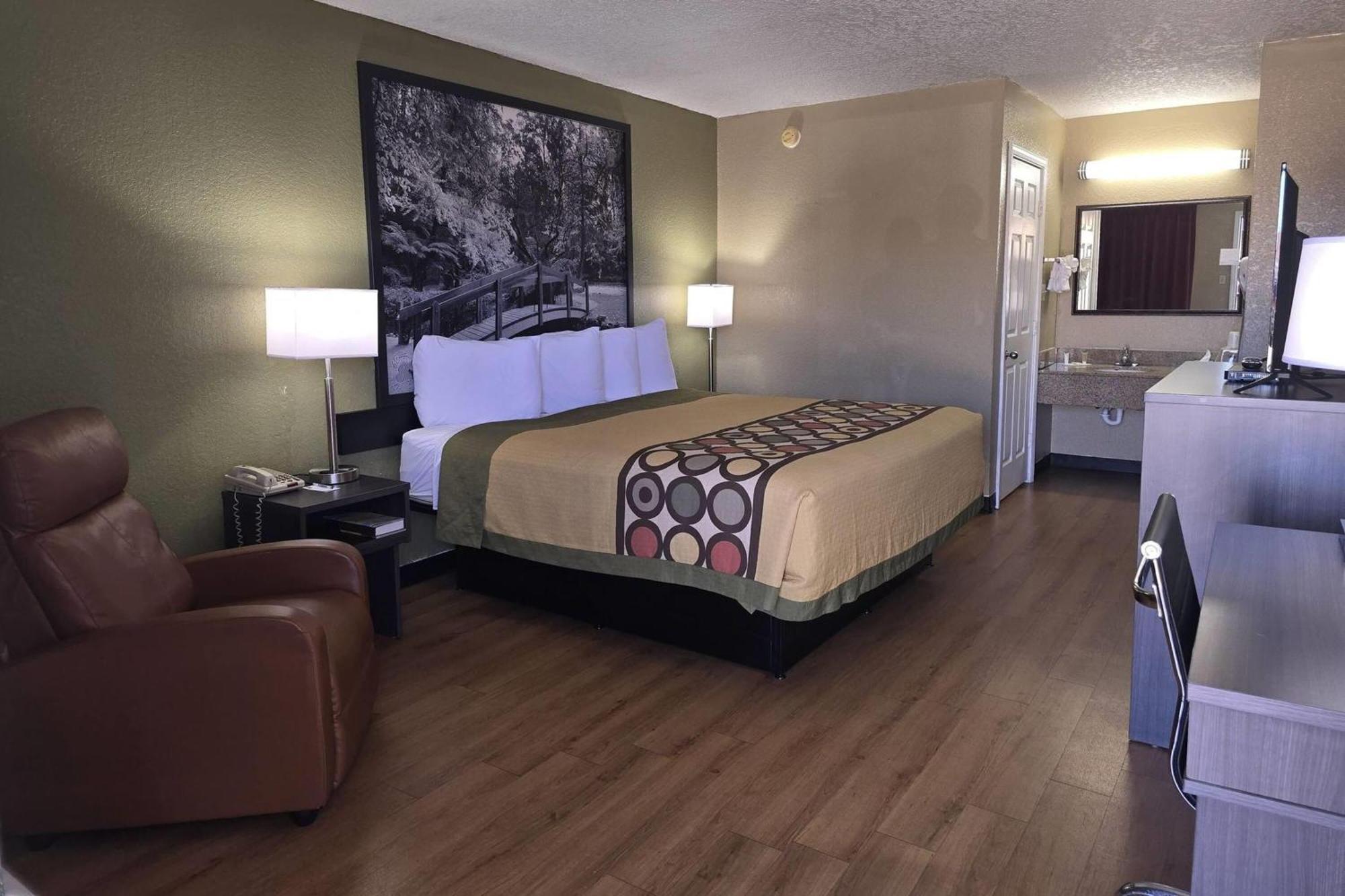 Super 8 By Wyndham Arkadelphia Caddo Valley Area Bagian luar foto