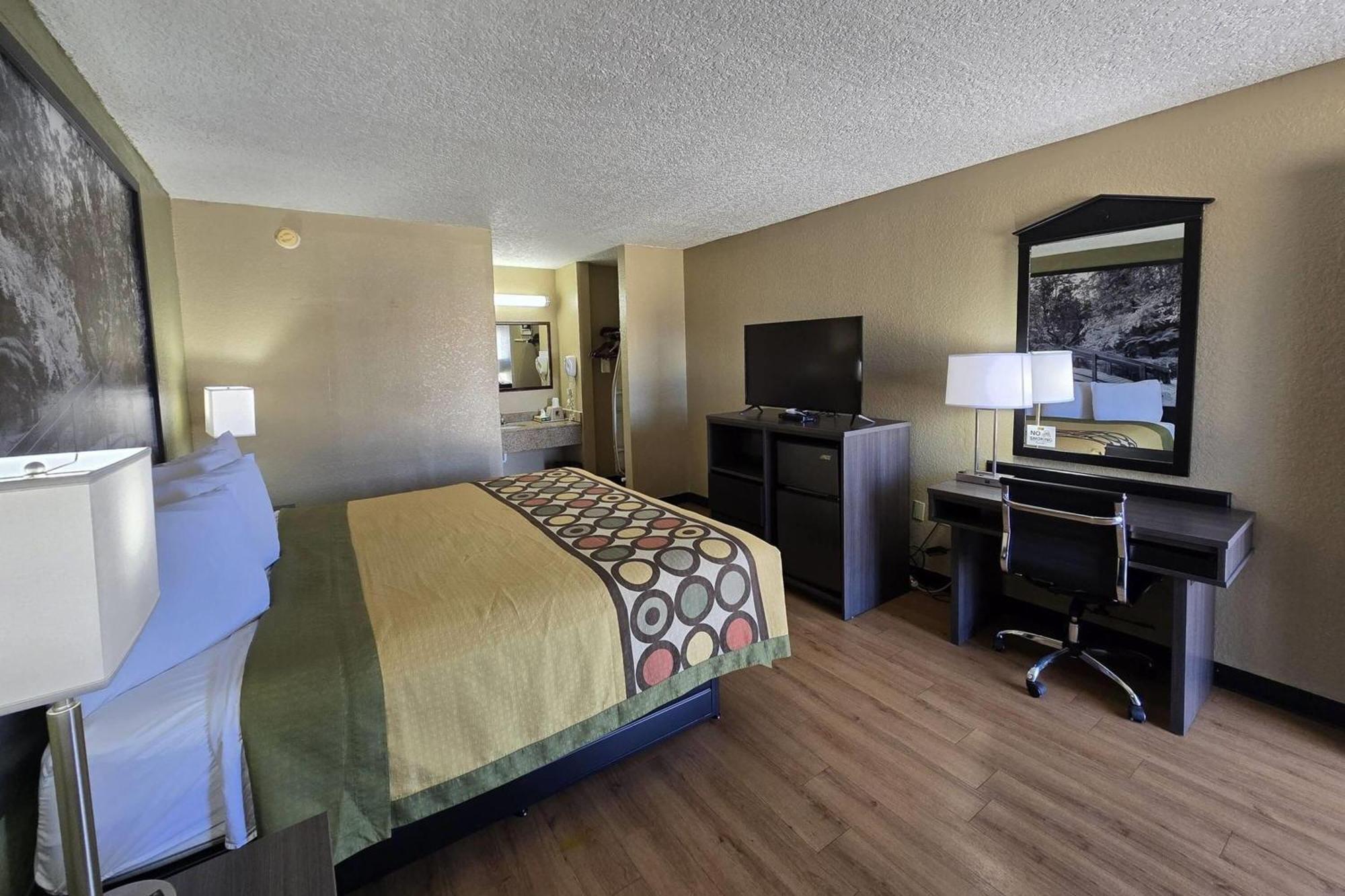 Super 8 By Wyndham Arkadelphia Caddo Valley Area Bagian luar foto