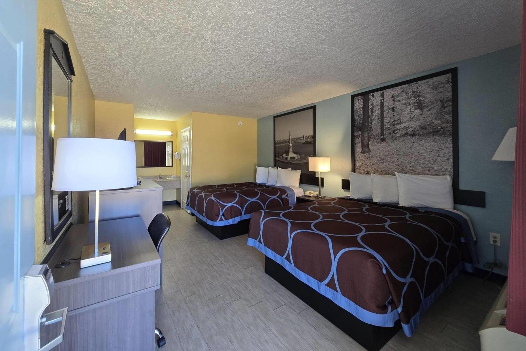 Super 8 By Wyndham Arkadelphia Caddo Valley Area Bagian luar foto