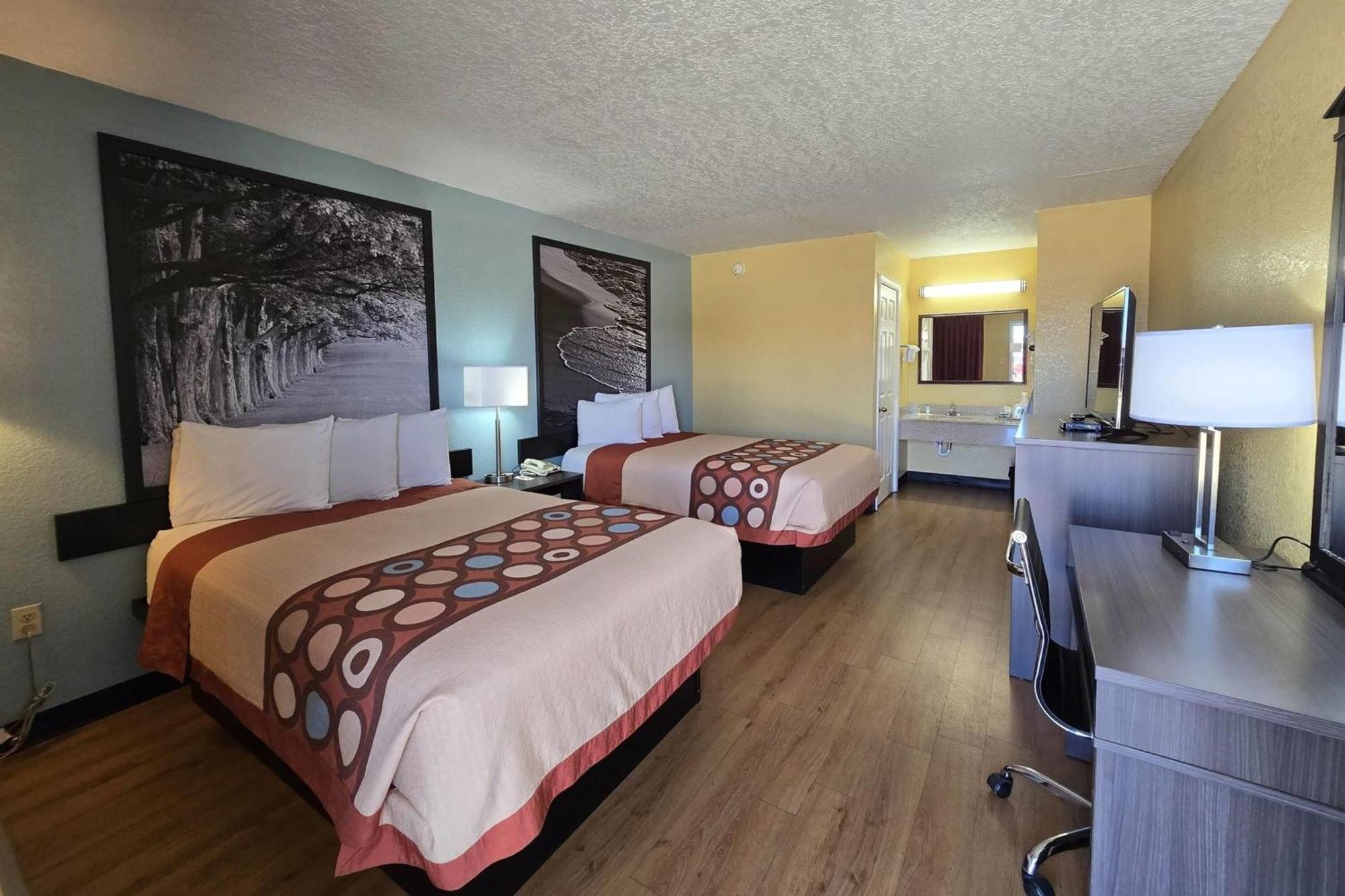Super 8 By Wyndham Arkadelphia Caddo Valley Area Bagian luar foto